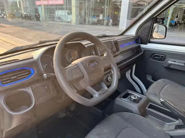 JAC Motors Blue Cat — Фото автомобиля 4
