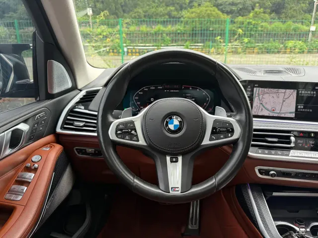BMW X7 — Фото автомобиля 11