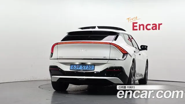 Kia EV6 — Фото автомобиля 4