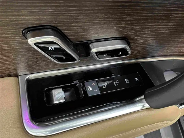 Land Rover Range Rover — Фото автомобиля 26