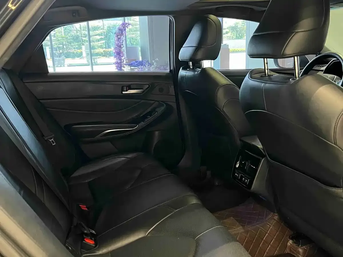 Toyota Avalon 2019 2.0L XLE Premium Edition (China VI) — Фото автомобиля 12