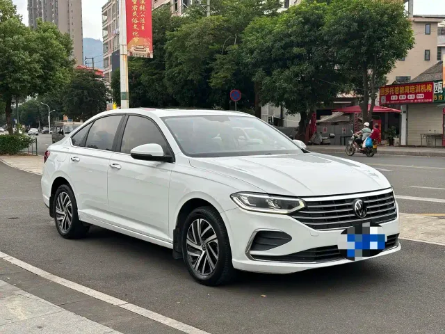 Volkswagen Lavida — Фото автомобиля 3