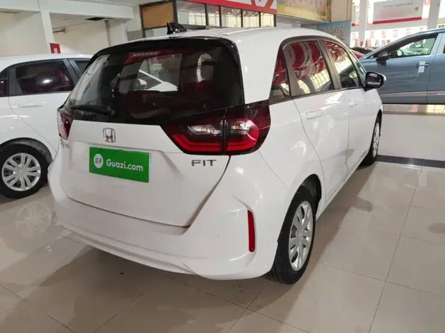 Honda Fit — Фото автомобиля 6