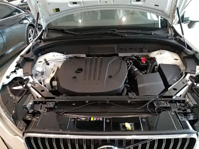 Volvo XC60 — Фото автомобиля 19