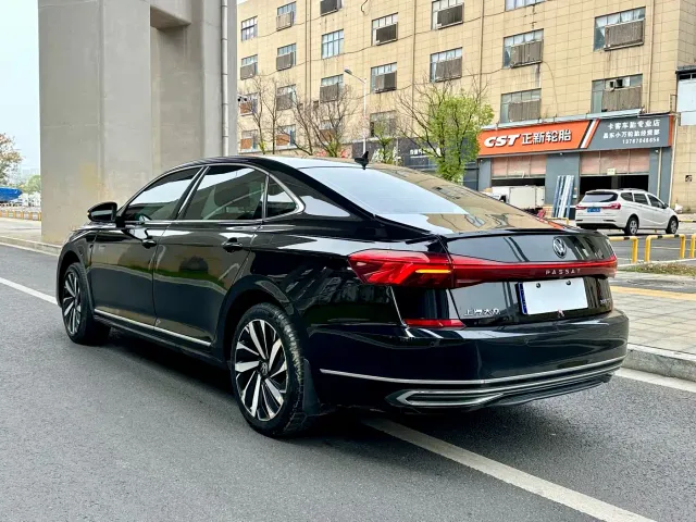 Volkswagen Passat — Фото автомобиля 8