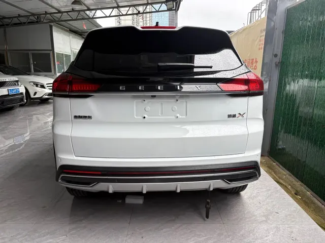 Geely Boyue — Фото автомобиля 8