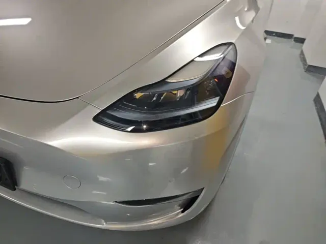 Tesla Model Y — Фото автомобиля 23