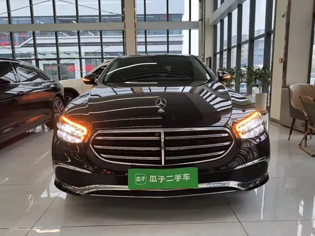 Mercedes-Benz E-Class — Фото автомобиля 2