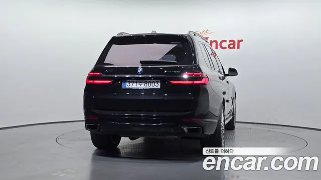 BMW X7 — Фото автомобиля 3