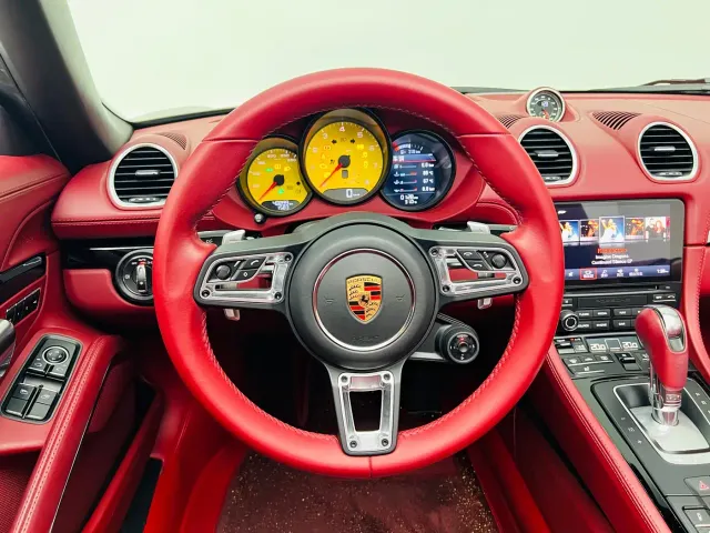 Porsche 718 — Фото автомобиля 15