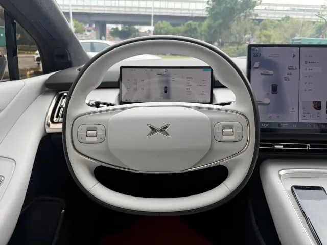 Xpeng P7+ — Фото автомобиля 7