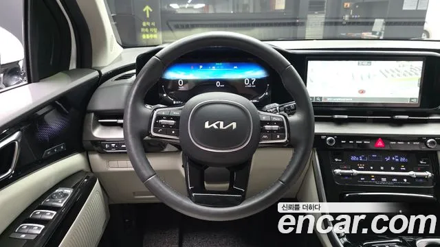 Kia Carnival Generation 4 — Фото автомобиля 20