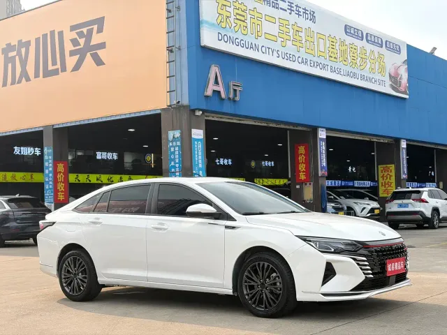 Dongfeng Yixuan MAX — Фото автомобиля 3
