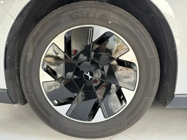 XPeng XPeng P7+ 2024 Long Range Max — Фото автомобиля 13