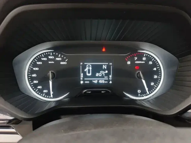 Wuling Jiachen — Фото автомобиля 11