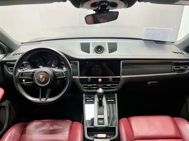 Porsche Macan — Фото автомобиля 10