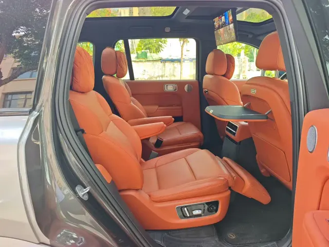Li Auto L9 — Фото автомобиля 6