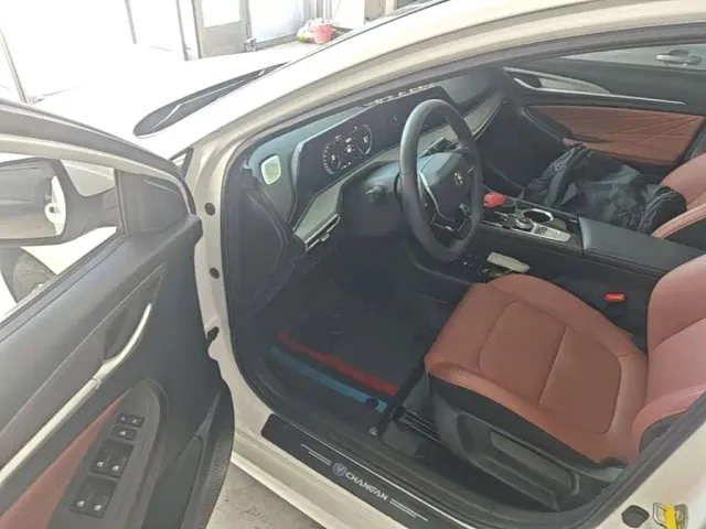 Changan Eado — Фото автомобиля 15