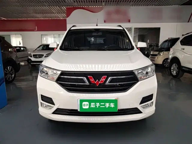 Wuling Hongguang — Фото автомобиля 2
