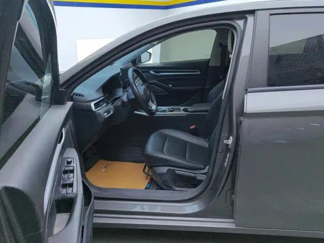 Geely Emgrand — Фото автомобиля 9