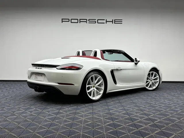 Porsche 718 — Фото автомобиля 4