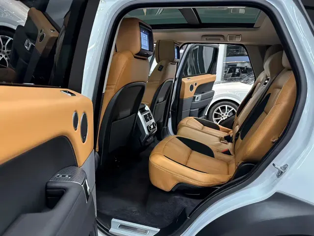 Land Rover Range Rover Sport — Фото автомобиля 9
