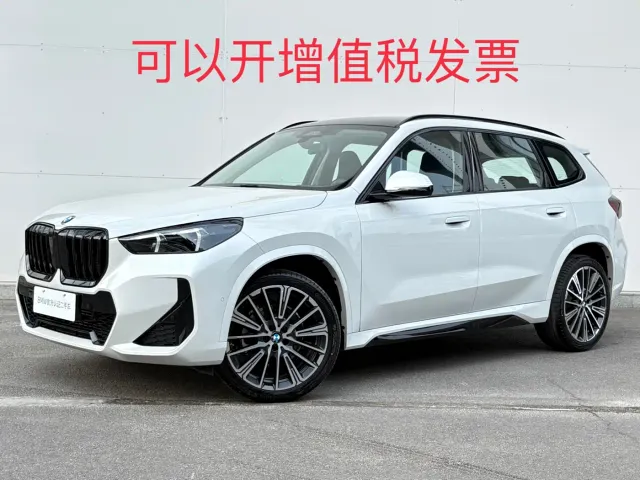 Фотография автомобиля — BMW X1