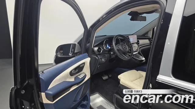 Mercedes-Benz V-Class — Фото автомобиля 10