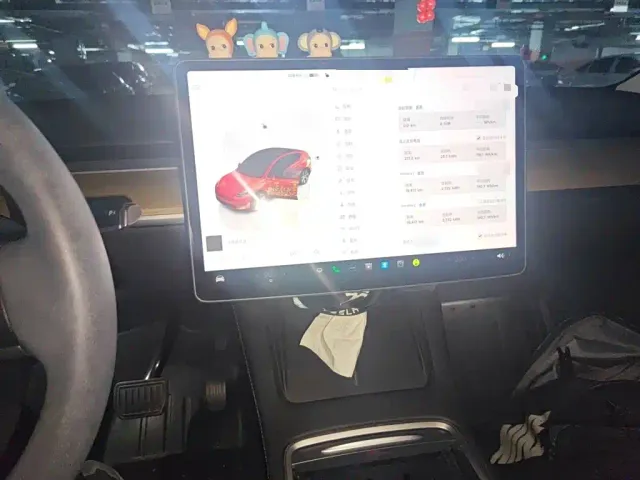 Tesla Model Y — Фото автомобиля 5