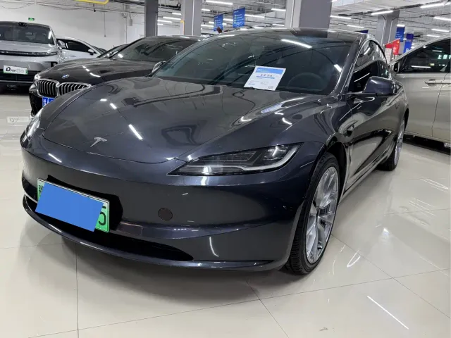 Фотография автомобиля — Tesla Model 3