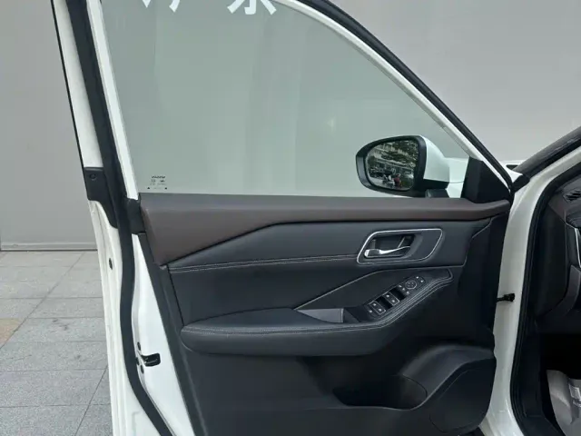 Nissan X-Trail — Фото автомобиля 12