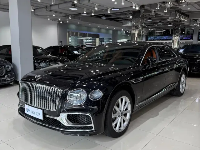 Фотография автомобиля — Bentley Flying Spur