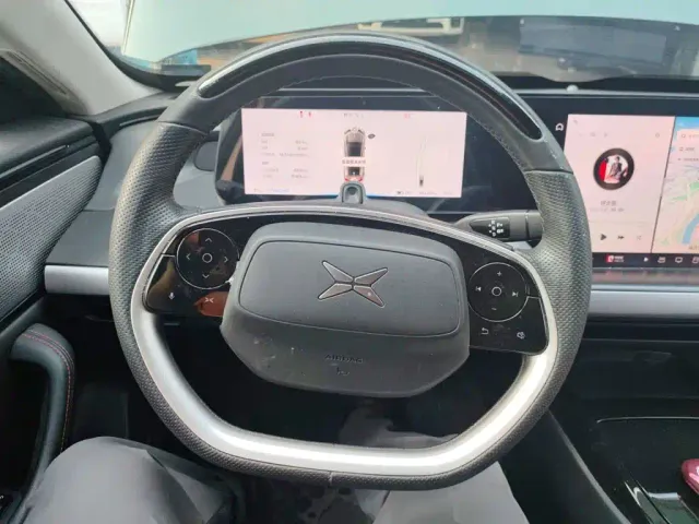 Xpeng P7 — Фото автомобиля 10