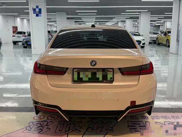 BMW i3 — Фото автомобиля 11