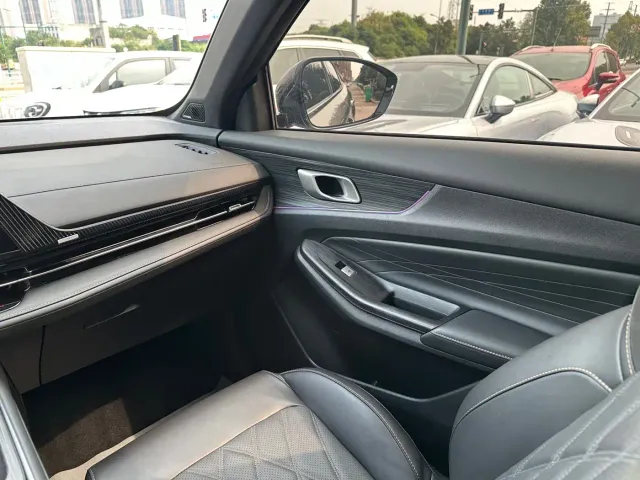 Changan Qiyuan Q05 — Фото автомобиля 15