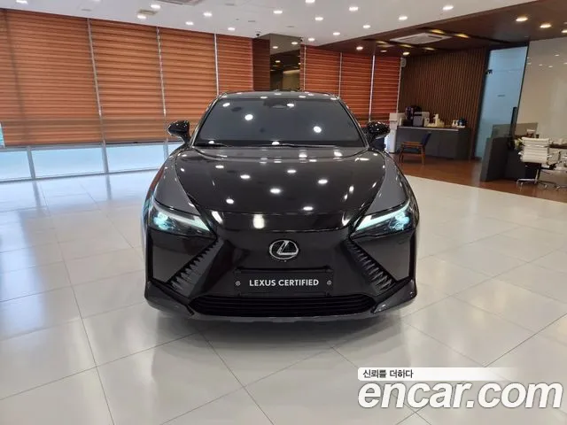Lexus RZ RZ450e — Фото автомобиля 3