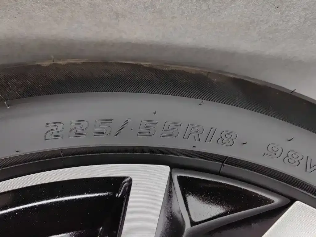 Geely Boyue 2023 Model Boyue COOL 1.5TD Smart+ — Фото автомобиля 24