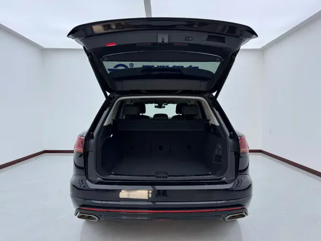 Volkswagen Touareg — Фото автомобиля 19