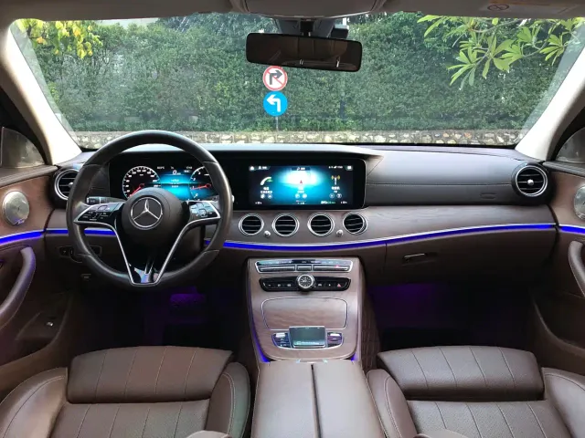 Mercedes-Benz E-Class — Фото автомобиля 13