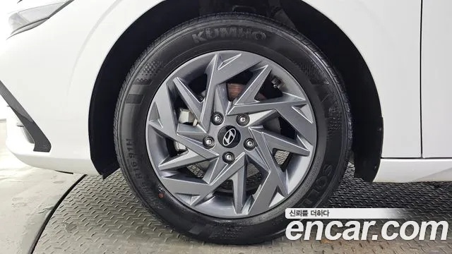 Hyundai Avante — Фото автомобиля 5
