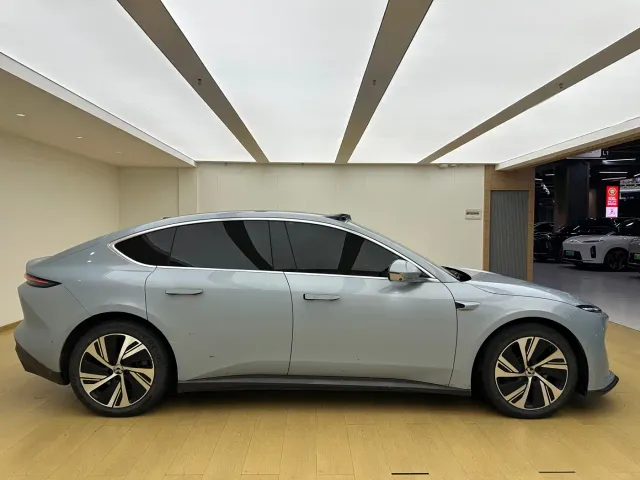Nio ET5 — Фото автомобиля 16
