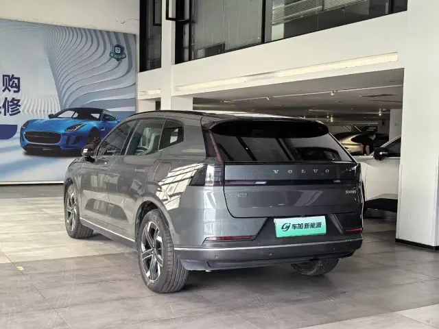Volvo XC70 Plug-in Hybrid — Фото автомобиля 9