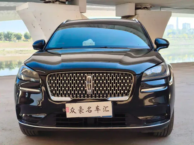 Lincoln Corsair — Фото автомобиля 3