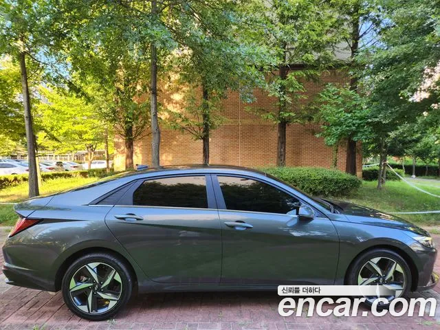Hyundai AVANTE Avante (CN7) — Фото автомобиля 4