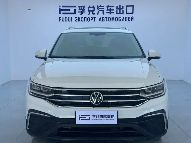 Volkswagen Tiguan L — Фото автомобиля 2