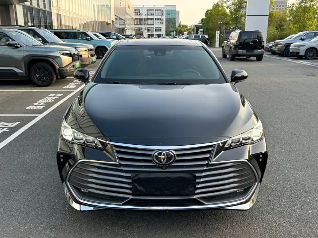 Toyota Avalon — Фото автомобиля 2