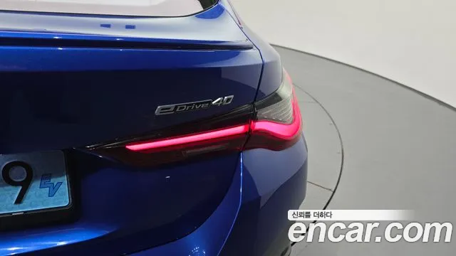 BMW i4 — Фото автомобиля 19