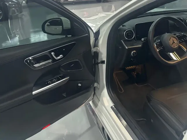 Mercedes-Benz C-Class — Фото автомобиля 6