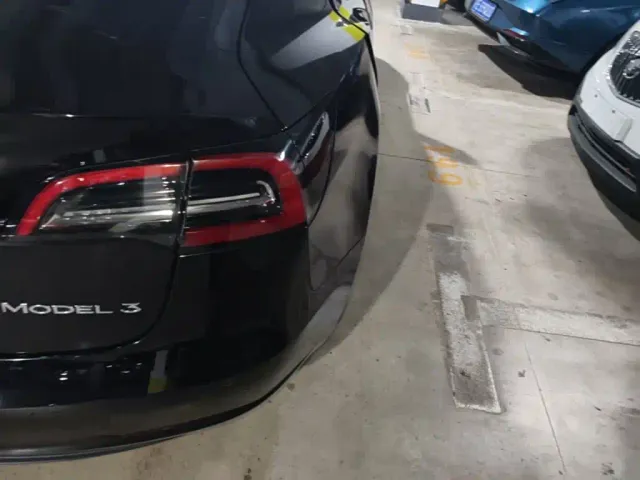 Tesla Model 3 — Фото автомобиля 7