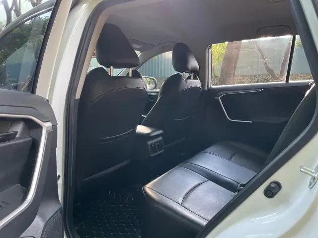 Toyota Wildlander 2022 Facelift 2.0L CVT 2WD Leading Edition — Фото автомобиля 10